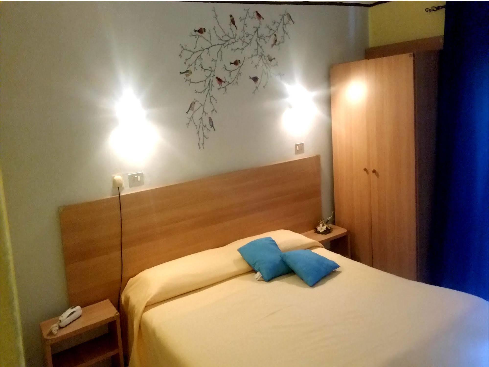 Hotel Stazione Novara Exterior photo